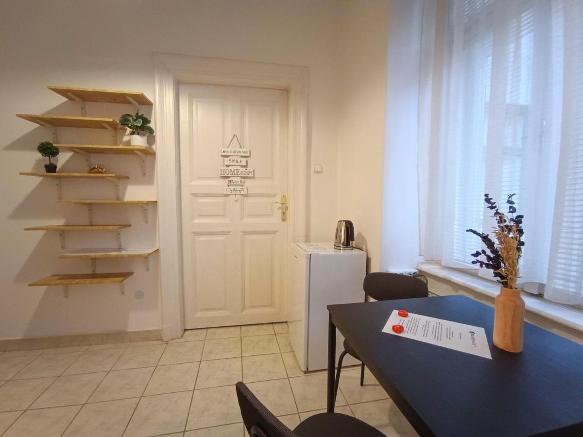 R172 Elitehost Raday Studio Apartment 布达佩斯 外观 照片