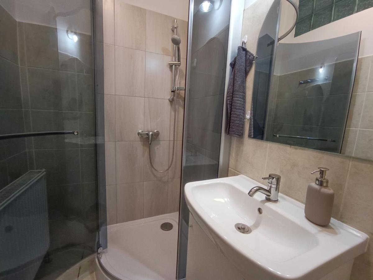 R172 Elitehost Raday Studio Apartment 布达佩斯 外观 照片